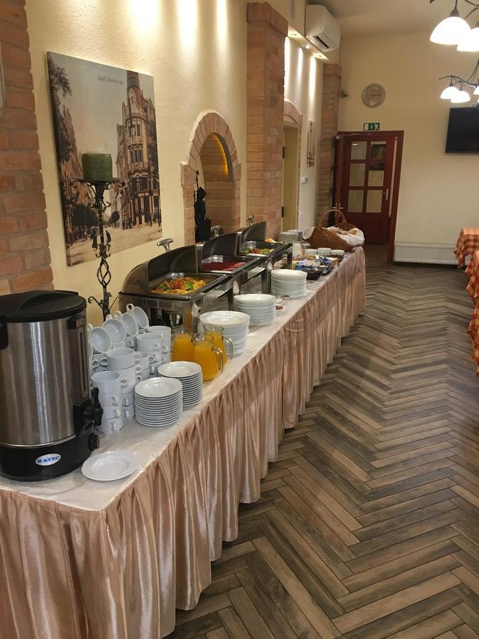 Kastelykert Fogado Hotel Сегед Екстериор снимка